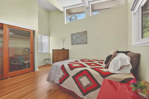 Bedroom - 1017 Westside Rd, Healdsburg, CA 95448 photo 5 of 7