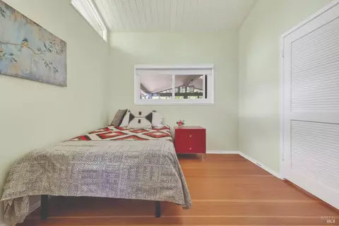 Bedroom - 1017 Westside Rd, Healdsburg, CA 95448 photo 6 of 7