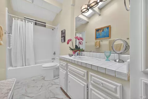 Bath - 1017 Westside Rd, Healdsburg, CA 95448 photo 7 of 7