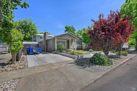 525 Kentucky St, Vacaville, CA 95688
