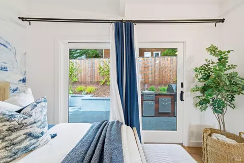 Bedroom - 439 Molino Ave, Mill Valley, CA 94941 photo 11 of 15