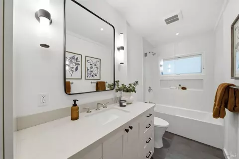 Bath - 439 Molino Ave, Mill Valley, CA 94941 photo 1 of 3