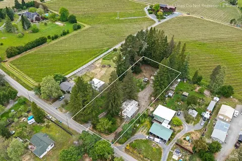 8466 Templeman Rd, Forestville, CA 95436