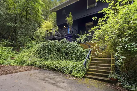 14993 Merry Ln, Guerneville, CA 95446