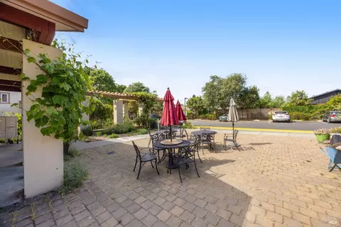 Exterior - 455 Sequoia Ln, Sebastopol, CA 95472 photo 10 of 14