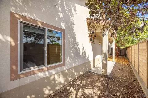 Exterior - 455 Sequoia Ln, Sebastopol, CA 95472 photo 4 of 14