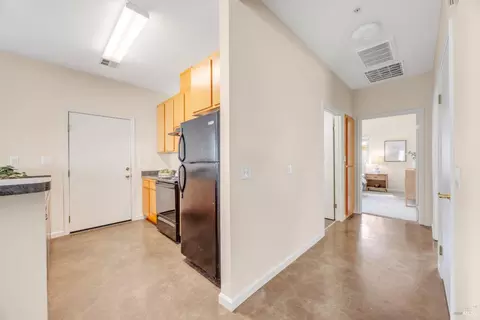 Entry Way - 455 Sequoia Ln, Sebastopol, CA 95472 photo 2 of 2