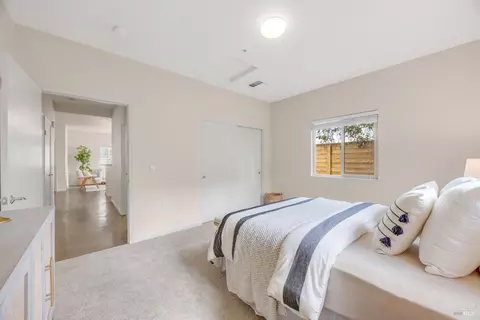 Bedroom - 455 Sequoia Ln, Sebastopol, CA 95472 photo 4 of 6