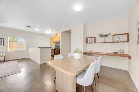 Dining - 455 Sequoia Ln, Sebastopol, CA 95472 photo 2 of 4