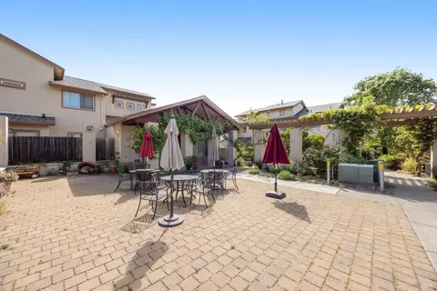 Exterior - 455 Sequoia Ln, Sebastopol, CA 95472 photo 11 of 14