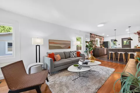 Living - 7 Bulson Ct, Napa, CA 94559 photo 4 of 4