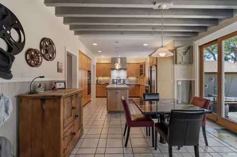 Dining - 218 Grove St, Windsor, CA 95492 photo 2 of 4