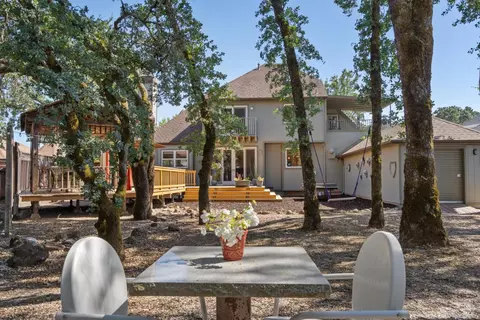 Exterior - 218 Grove St, Windsor, CA 95492 photo 10 of 17