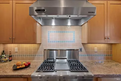 Kitchen - 218 Grove St, Windsor, CA 95492 photo 4 of 5