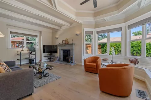 Living - 218 Grove St, Windsor, CA 95492 photo 2 of 2