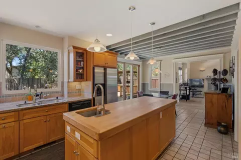 Kitchen - 218 Grove St, Windsor, CA 95492 photo 2 of 5