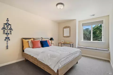 Bedroom - 218 Grove St, Windsor, CA 95492 photo 2 of 4