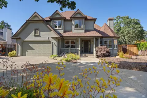 Exterior - 218 Grove St, Windsor, CA 95492 photo 14 of 17