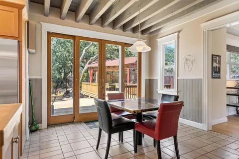 Dining - 218 Grove St, Windsor, CA 95492 photo 1 of 4