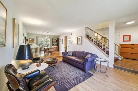 Living - 172 Easson Ct, Vallejo, CA 94591 photo 7 of 7