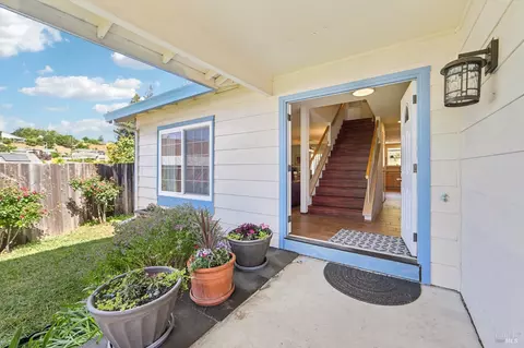 Entry Way - 172 Easson Ct, Vallejo, CA 94591 photo 1 of 2