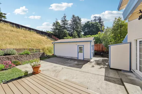 Exterior - 172 Easson Ct, Vallejo, CA 94591 photo 9 of 15