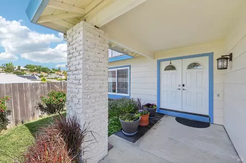 Exterior - 172 Easson Ct, Vallejo, CA 94591 photo 1 of 15