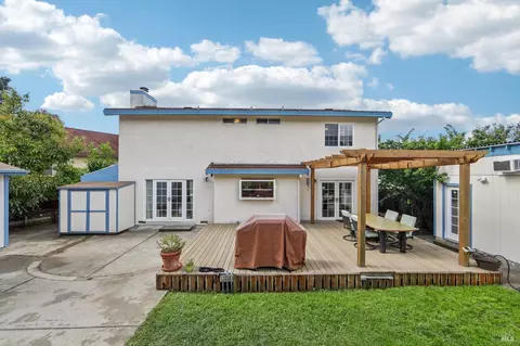 Exterior - 172 Easson Ct, Vallejo, CA 94591 photo 4 of 15