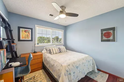 Bedroom - 172 Easson Ct, Vallejo, CA 94591 photo 4 of 10