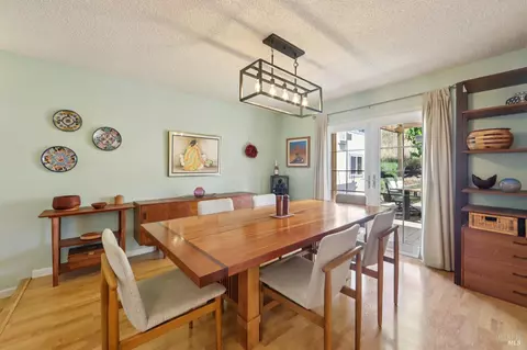 Dining - 172 Easson Ct, Vallejo, CA 94591 photo 2 of 3