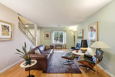 Living - 172 Easson Ct, Vallejo, CA 94591 photo 5 of 7