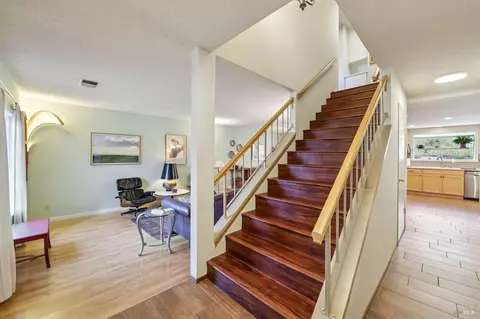 Entry Way - 172 Easson Ct, Vallejo, CA 94591 photo 2 of 2