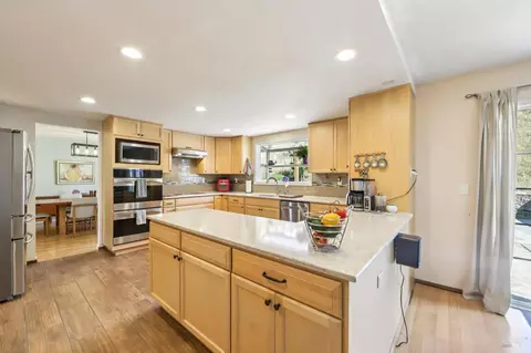 Kitchen - 172 Easson Ct, Vallejo, CA 94591 photo 2 of 7