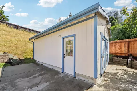 Exterior - 172 Easson Ct, Vallejo, CA 94591 photo 11 of 15