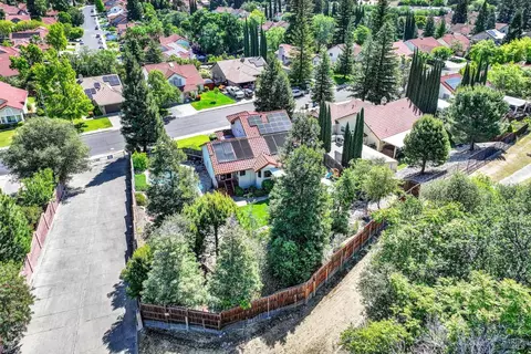 View/Area - 573 Rambleton Dr, Vacaville, CA 95688 photo 4 of 8