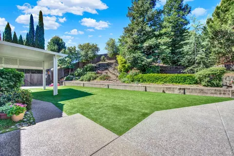 Exterior - 573 Rambleton Dr, Vacaville, CA 95688 photo 5 of 19