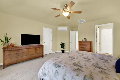Bedroom - 573 Rambleton Dr, Vacaville, CA 95688 photo 9 of 10
