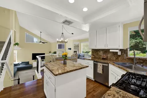 Kitchen - 573 Rambleton Dr, Vacaville, CA 95688 photo 4 of 6