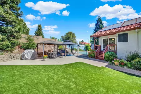 Exterior - 573 Rambleton Dr, Vacaville, CA 95688 photo 11 of 19