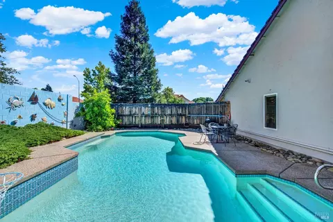Exterior - 573 Rambleton Dr, Vacaville, CA 95688 photo 16 of 19