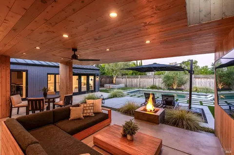 34 View Rd, Calistoga, CA 94515