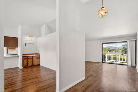 Living - 682 Hillside Dr, Fairfield, CA 94533 photo 2 of 12