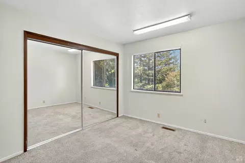 Bedroom - 682 Hillside Dr, Fairfield, CA 94533 photo 2 of 4