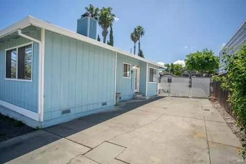 Exterior - 682 Hillside Dr, Fairfield, CA 94533 photo 5 of 10