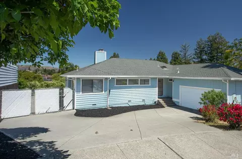 682 Hillside Dr, Fairfield, CA 94533