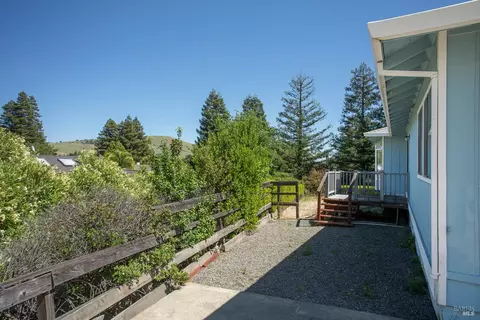 Exterior - 682 Hillside Dr, Fairfield, CA 94533 photo 7 of 10