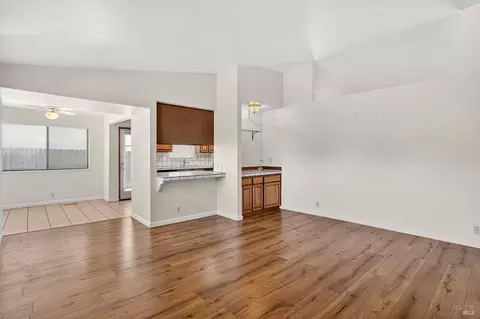 Living - 682 Hillside Dr, Fairfield, CA 94533 photo 8 of 12