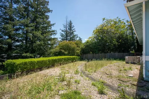 Exterior - 682 Hillside Dr, Fairfield, CA 94533 photo 8 of 10