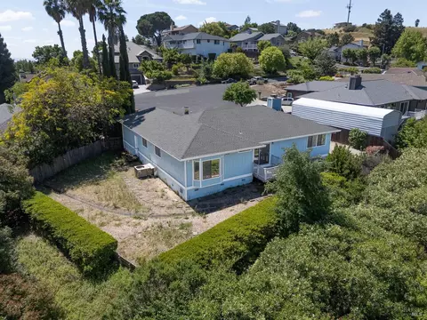 View/Area - 682 Hillside Dr, Fairfield, CA 94533 photo 3 of 5