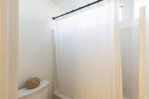 Bath - 690 Claudius Way, Windsor, CA 95492 photo 3 of 3
